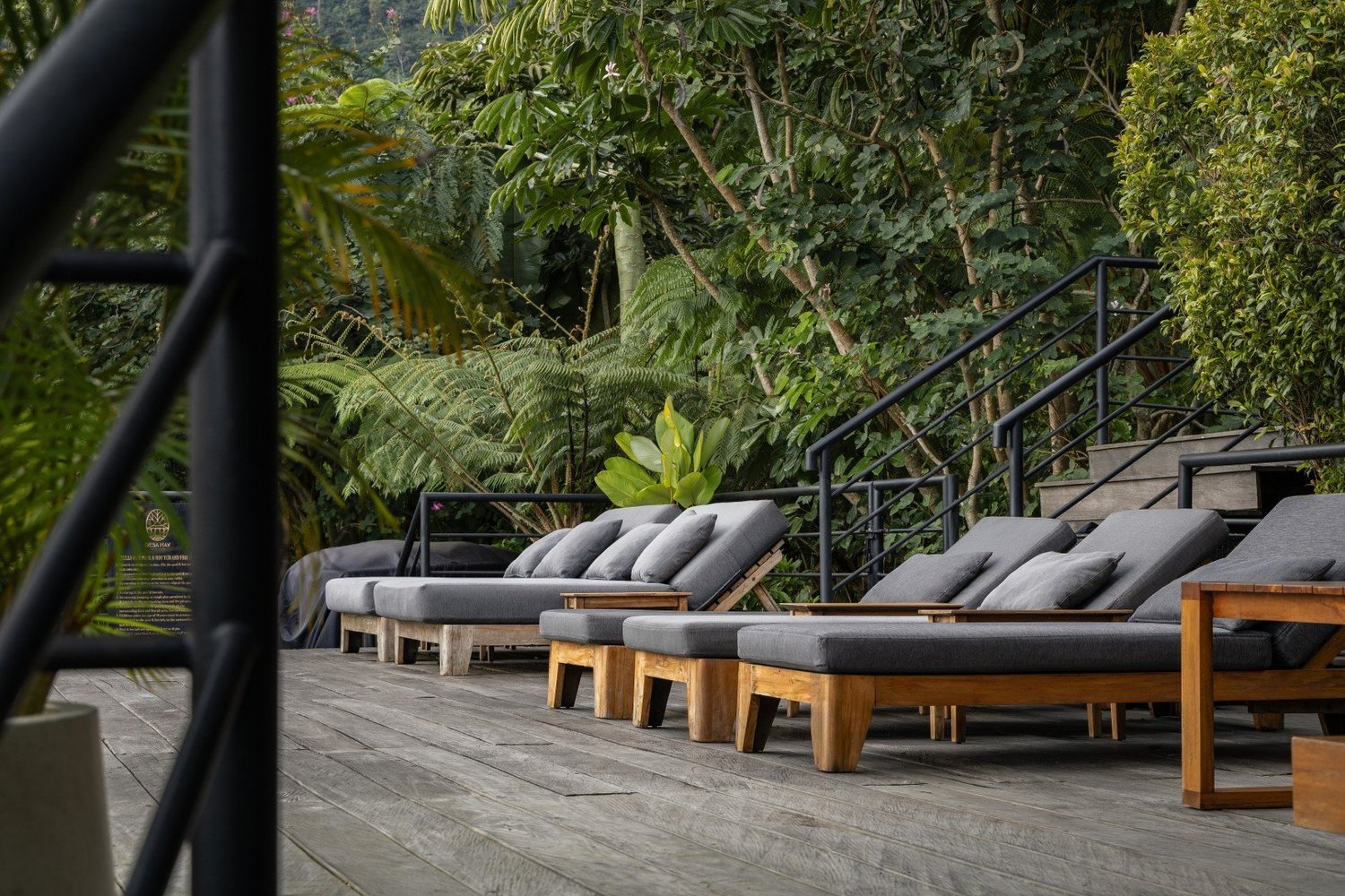 The pool deck at Munduk Cabins
